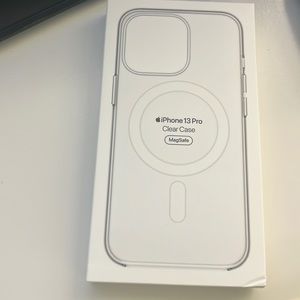 Apple iPhone 13 Pro Clear Case w/ MagSafe